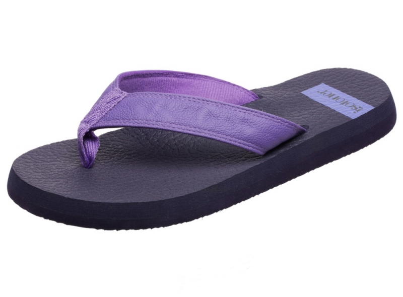 Встречайте лето с комфортной обувью от ISOTONER для города и пляжа